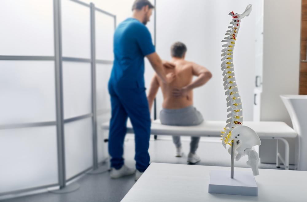 متى يكون ألم الظهر خطيرة